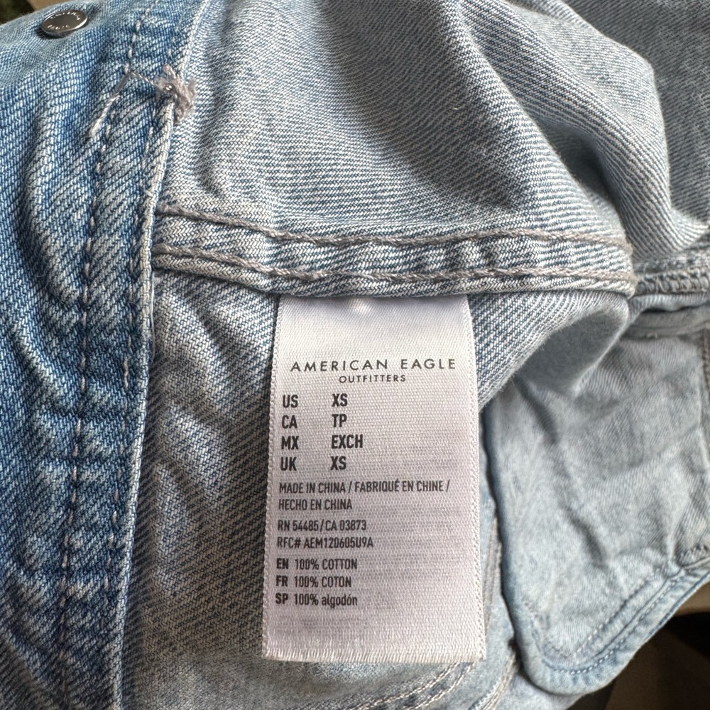 American Eagle Cropped Denim Jacket with Corduroy Collar - Picture 6 of 7